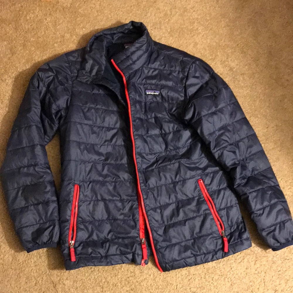 Patagonia kids puff jacket zip up size XL good condition.